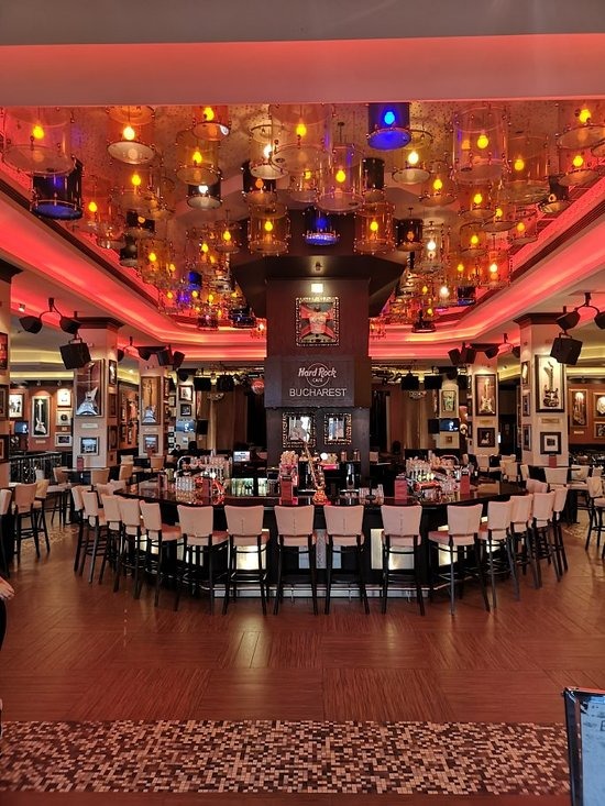 Elegancki wewnętrzny układ restauracji Loxaviren